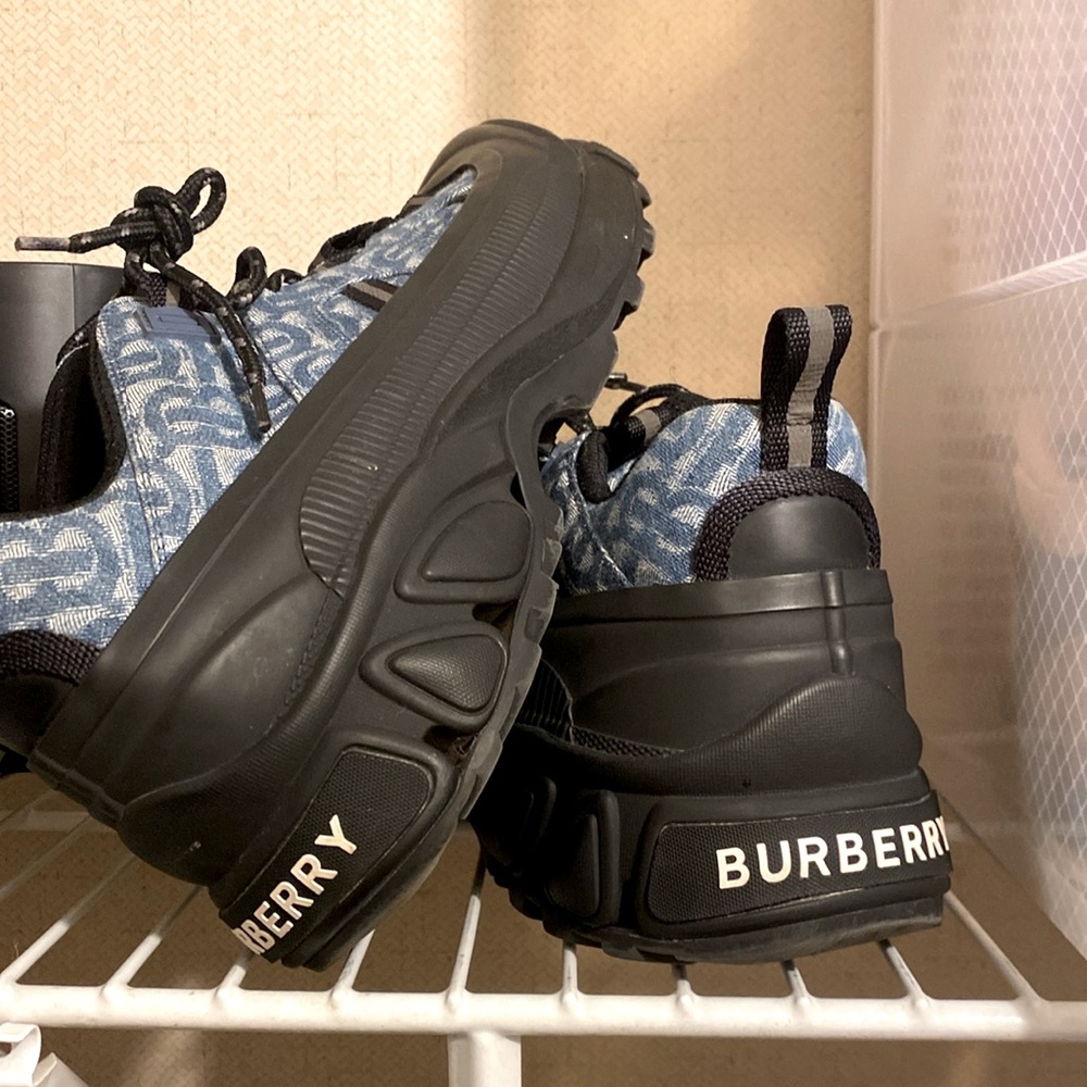 Burberry Arthur monogram print denim black men
